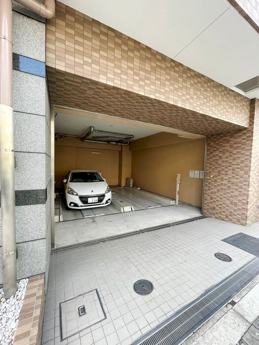 物件外観写真5　(駐車場)