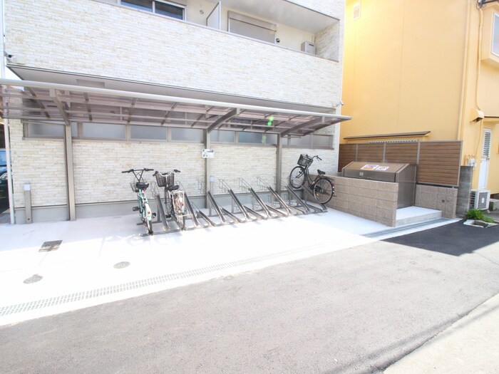 物件外観写真3　(駐輪場)