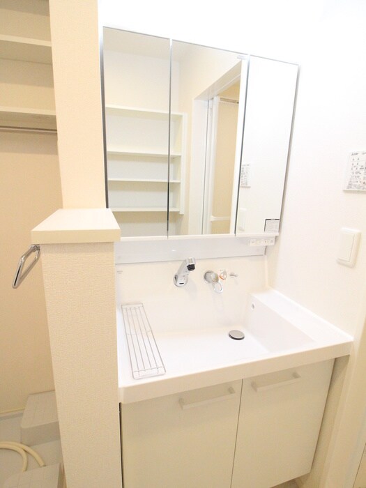 物件内観写真9　(洗面)