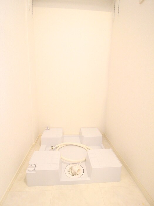 物件内観写真11　(洗濯機置場)