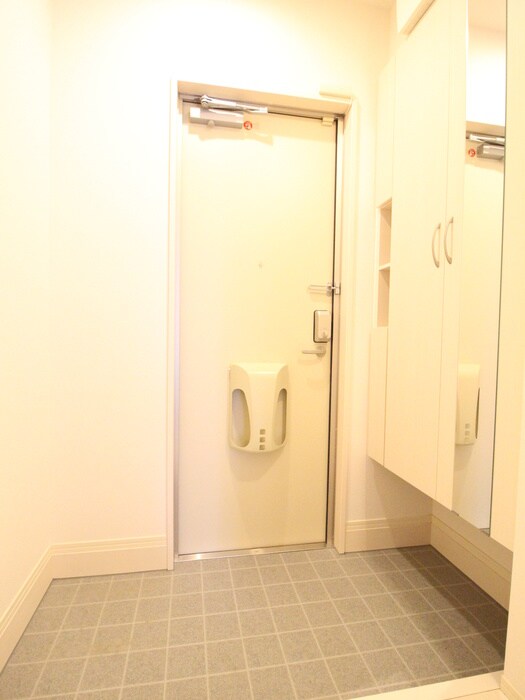 物件内観写真19　(玄関)