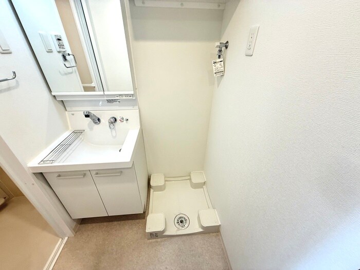 物件内観写真11　(洗濯機置場)