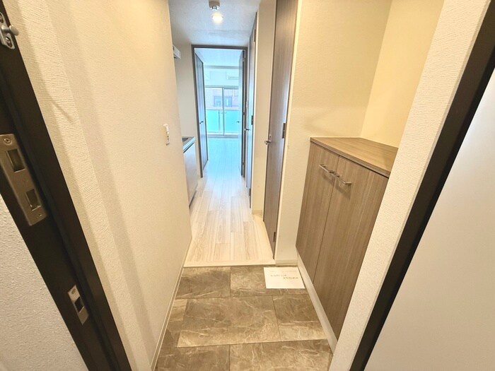 物件内観写真18　(玄関)