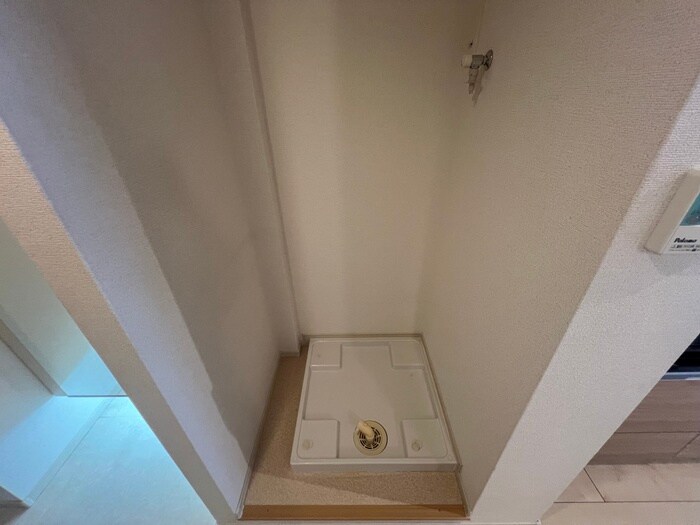 物件内観写真10　(洗濯機置場)