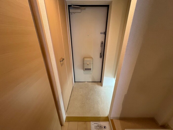 物件内観写真15　(玄関)