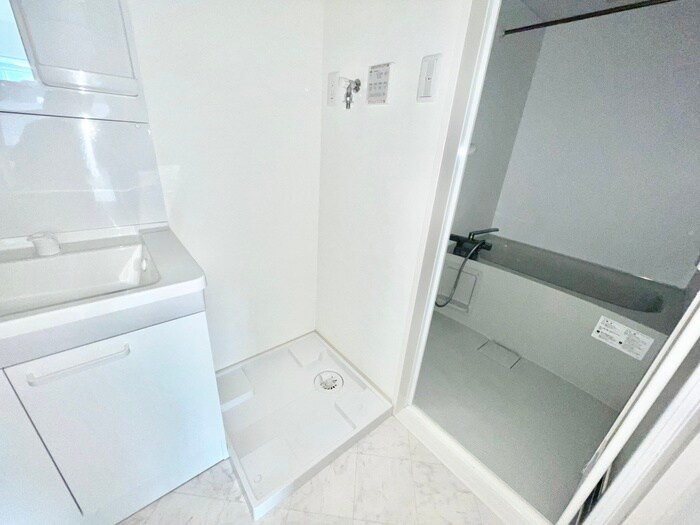 物件内観写真14　(洗濯機置場)