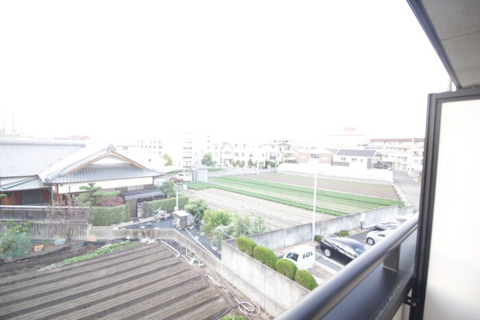 物件内観写真14　(室内からの展望)