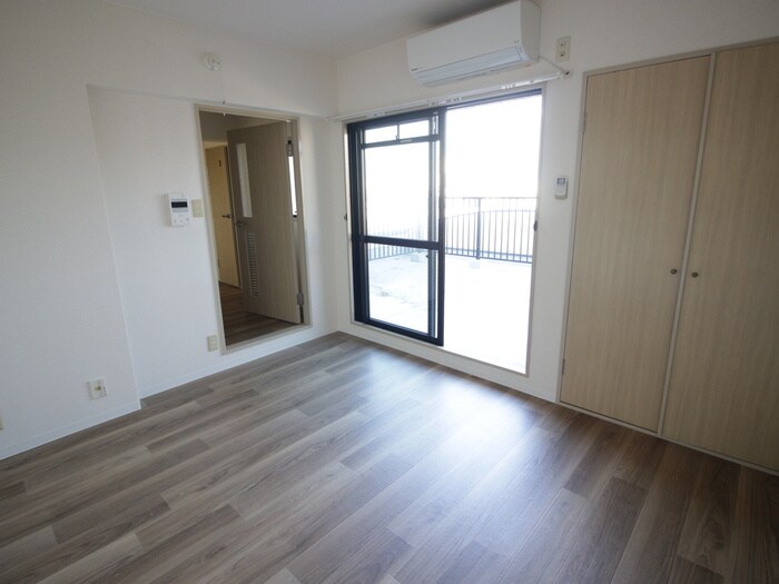 物件内観写真4　(居室)