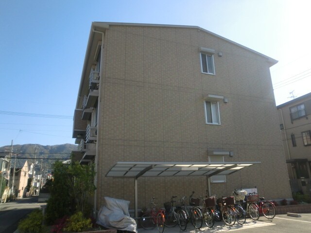 物件外観写真3　(駐輪場)