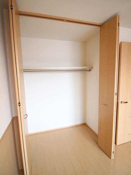 物件内観写真12　(収納)