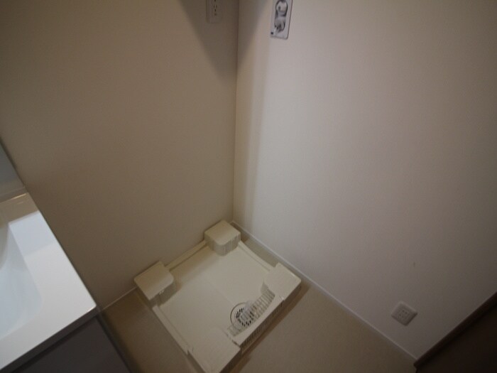 物件内観写真10　(洗濯機置場)