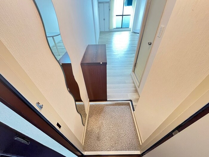 物件内観写真17　(玄関)