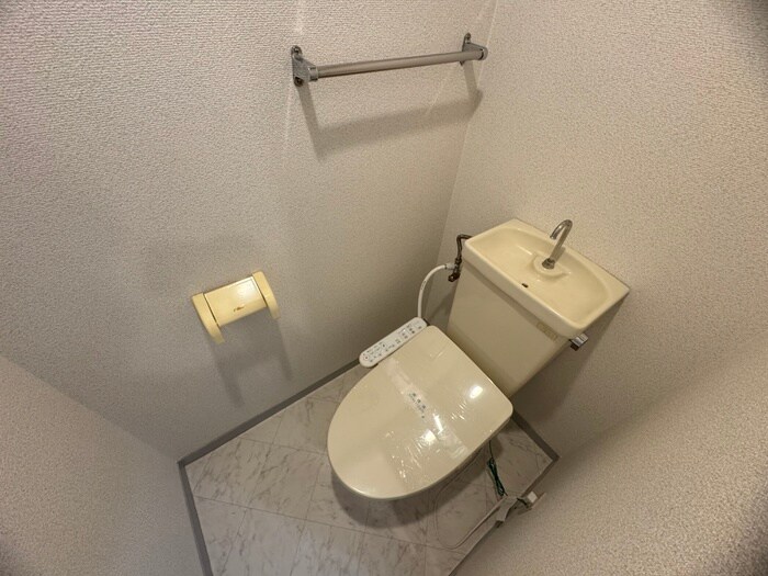 物件内観写真13　(トイレ)