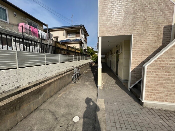 物件外観写真3　(エントランス部分)