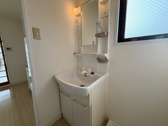 物件内観写真12　(洗面)