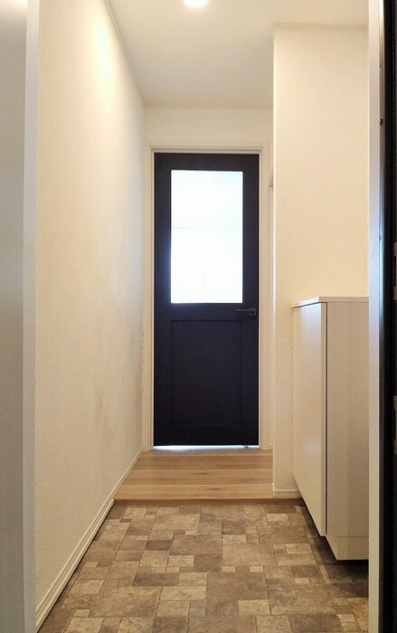 物件内観写真7　(玄関)