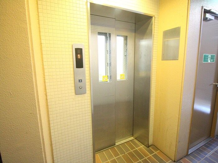 物件外観写真4　(建物設備)