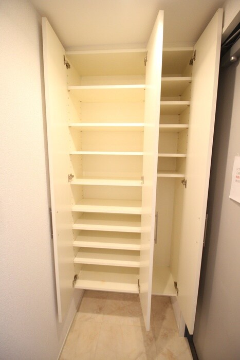 物件内観写真16　(室内からの展望)