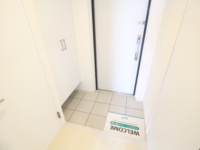 物件内観写真18　(玄関)