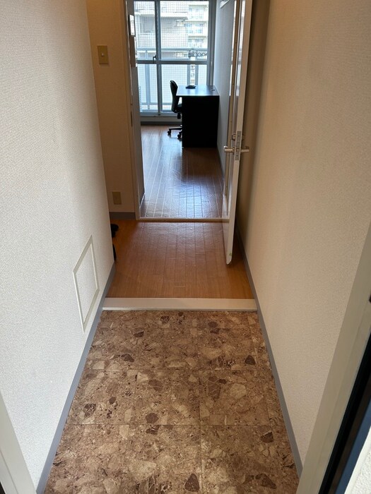 物件内観写真18　(玄関)