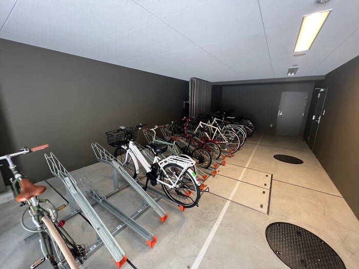 物件外観写真5　(駐輪場)