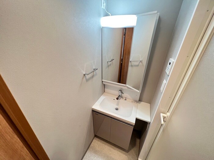 物件内観写真12　(洗面)