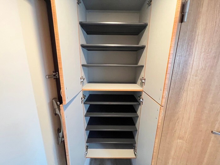 物件内観写真15　(靴箱)