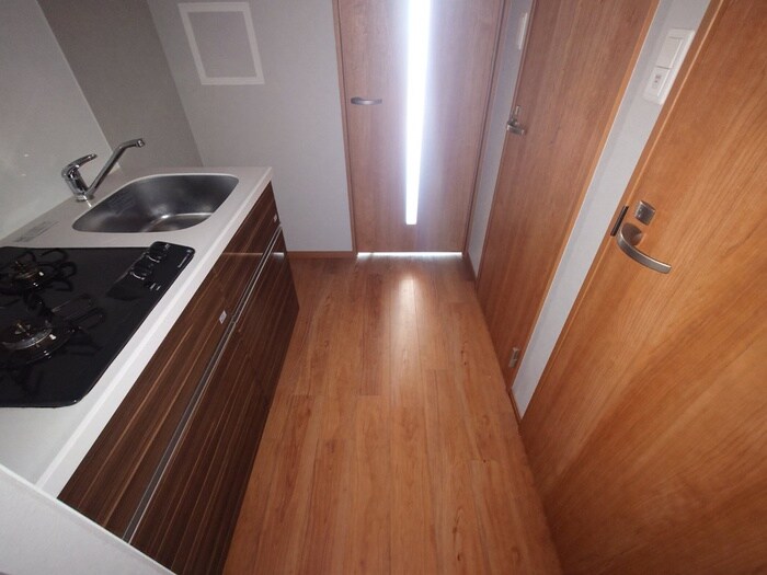 物件内観写真17　(廊下)