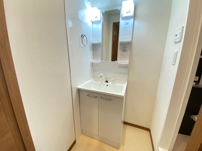 物件内観写真11　(洗面)