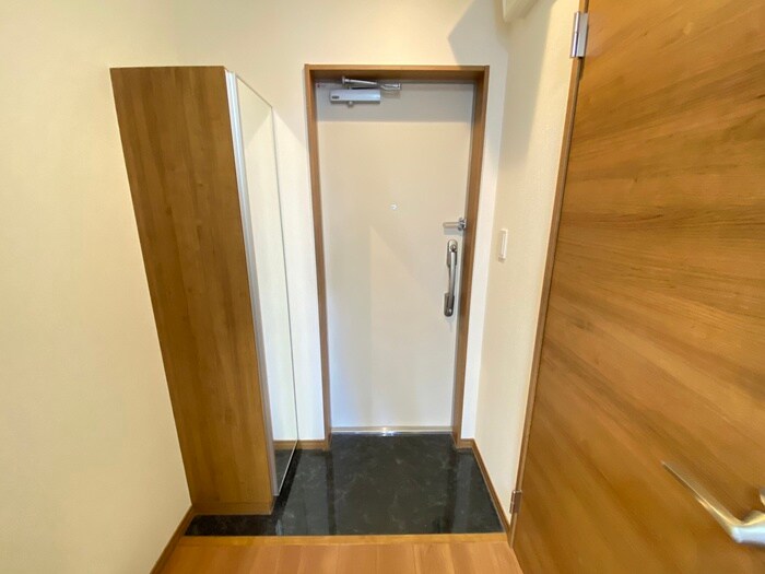 物件内観写真17　(玄関)