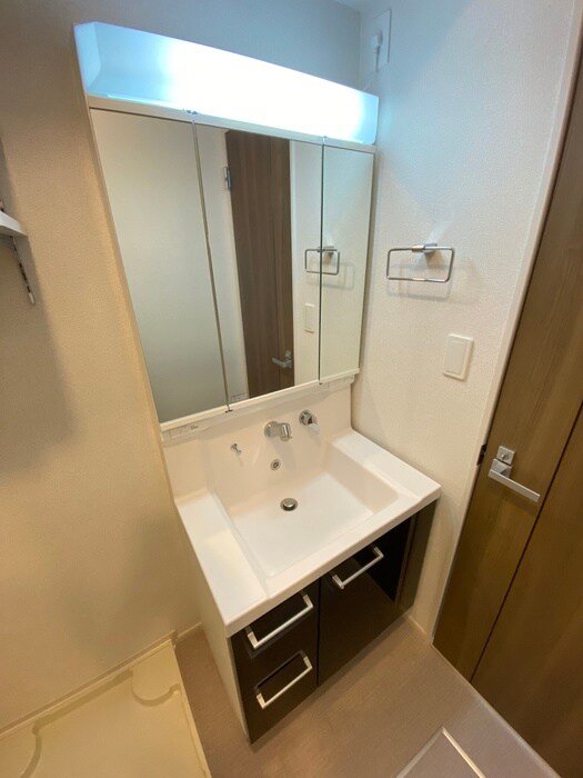 物件内観写真8　(洗面)