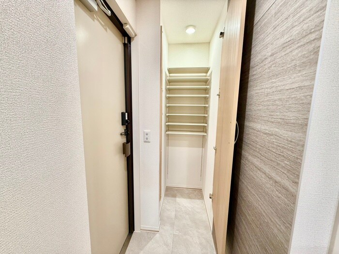 物件内観写真8　(靴箱)