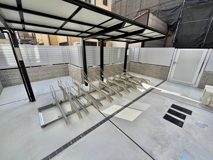 物件外観写真3　(駐輪場)