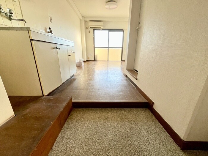 物件内観写真14　(玄関)