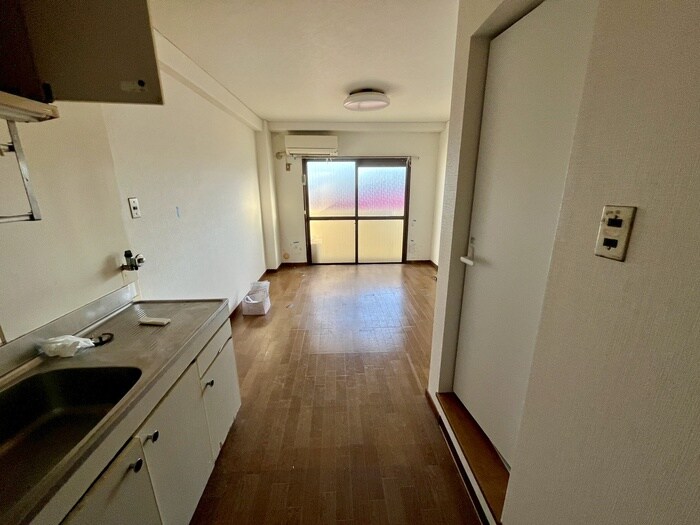 物件内観写真16　(玄関)