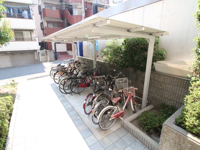 物件外観写真4　(駐輪場)