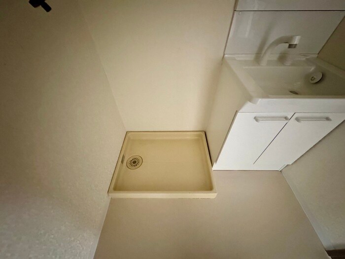 物件内観写真14　(洗濯機置場)