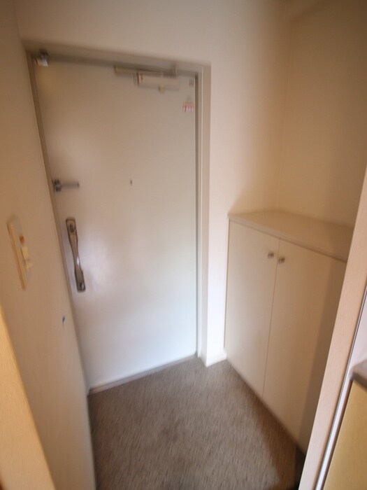 物件内観写真7　(玄関)