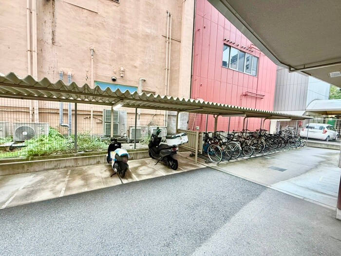 物件外観写真5　(駐輪場)