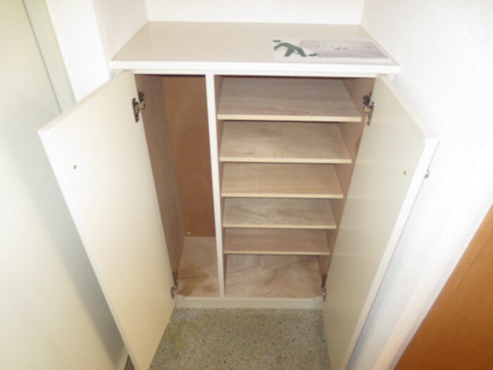 物件内観写真14　(靴箱)