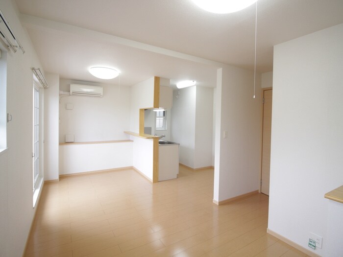 物件内観写真8　(内観写真)