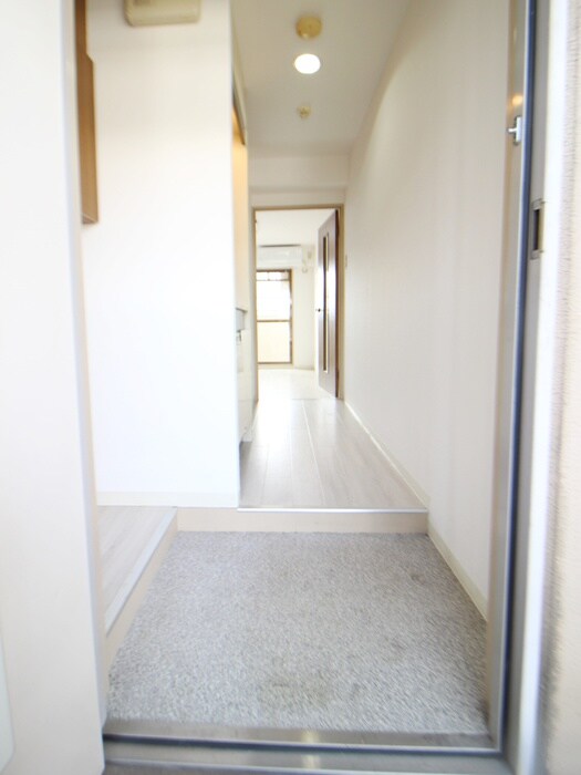 物件内観写真7　(玄関)