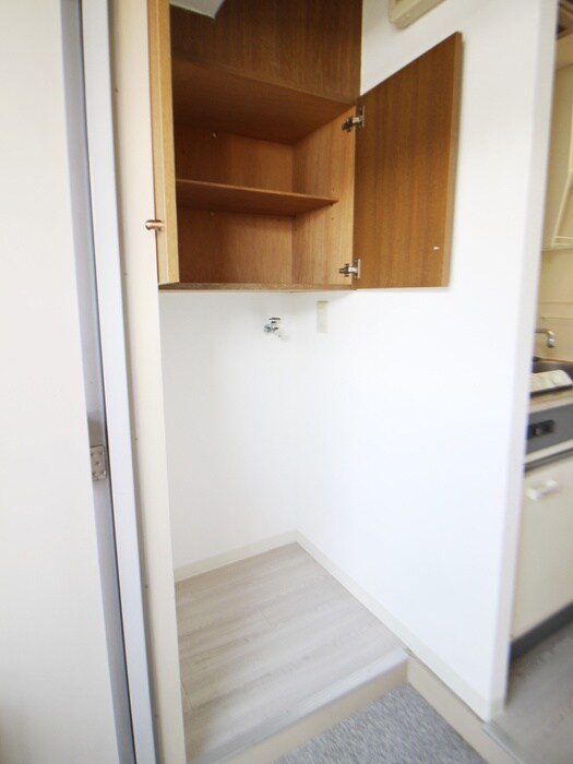 物件内観写真8　(洗濯機置場)