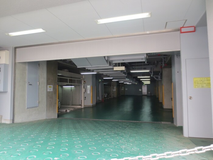 物件外観写真6　(駐車場)