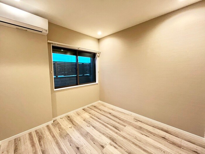 物件内観写真11　(居室)