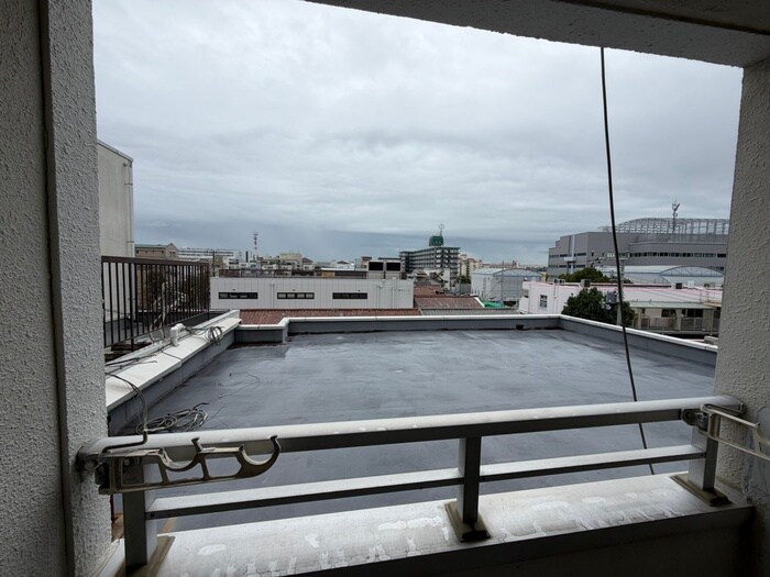 物件内観写真15　(室内からの展望)