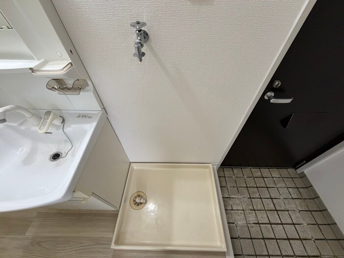 物件内観写真18　(洗濯機置場)