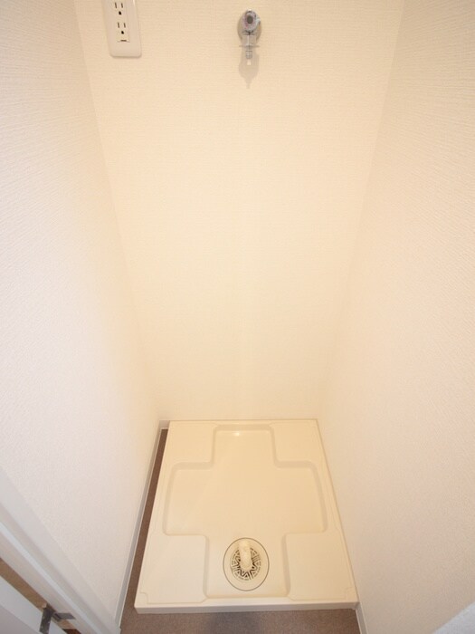 物件内観写真15　(洗濯機置場)