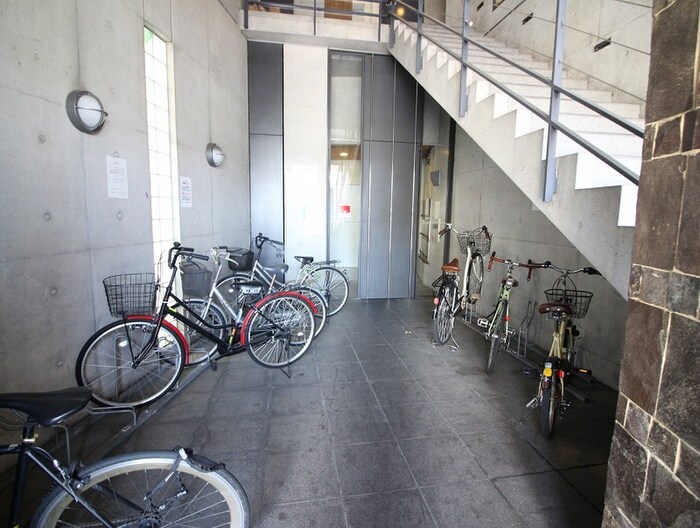 物件外観写真5　(駐輪場)