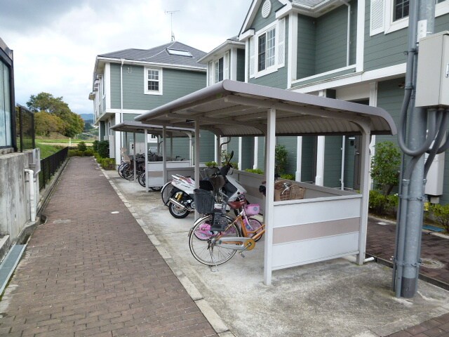 物件外観写真3　(駐輪場)